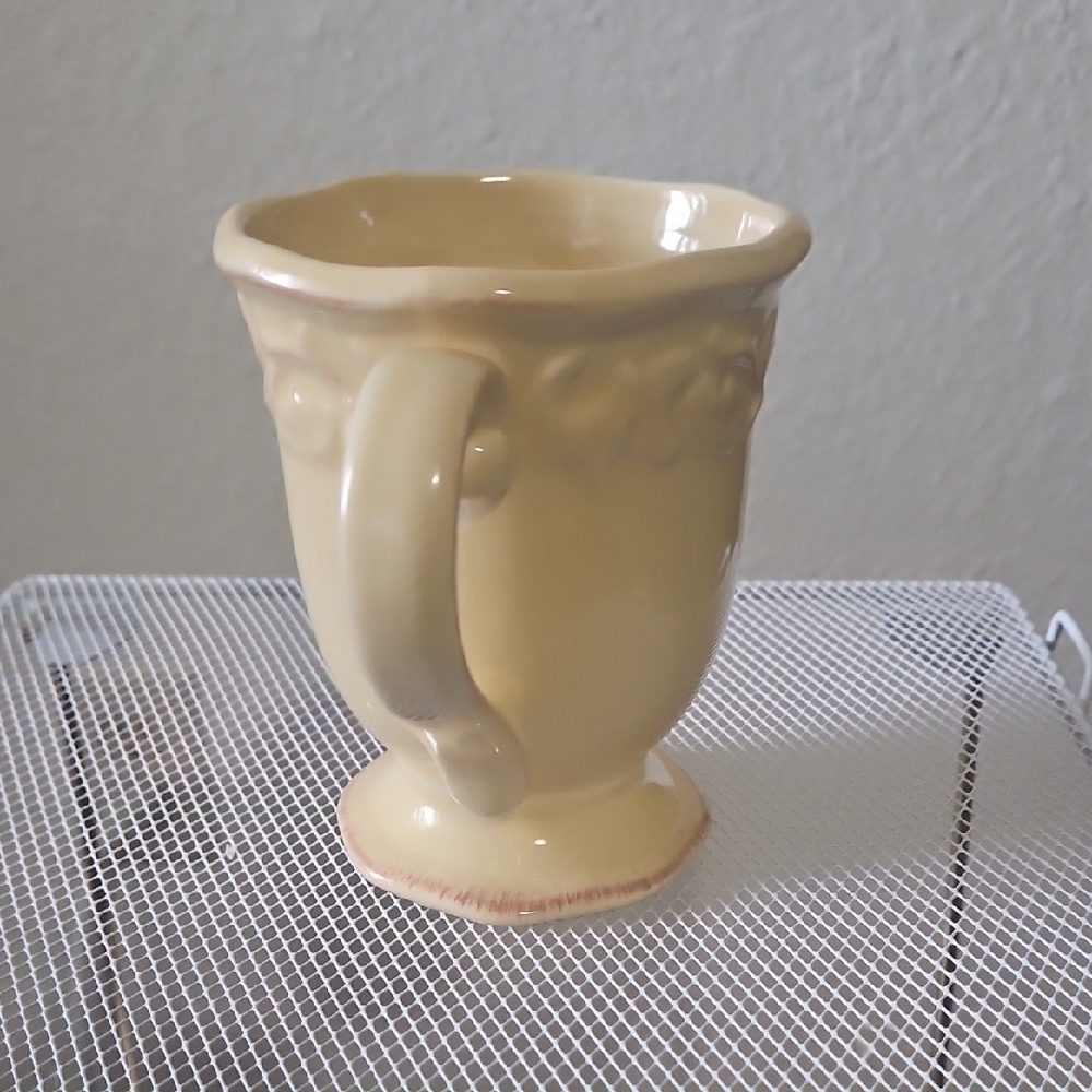 Charming Beige Ceramic Mugs Set - Picture 6 of 11